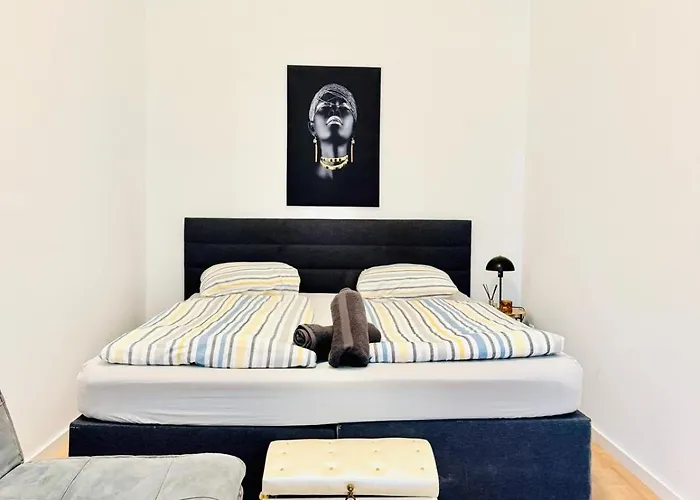 Comfortable 5br 7 Min To Westbahnhof Viyana