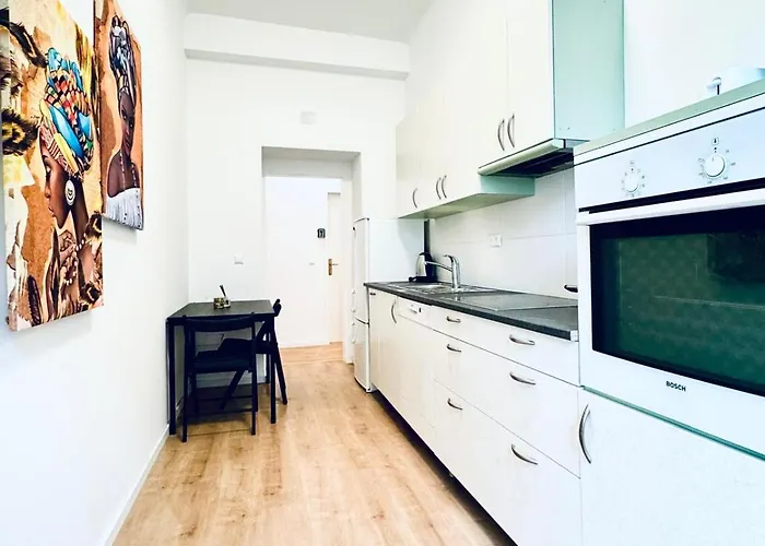 Daire Comfortable 5br 7 Min To Westbahnhof