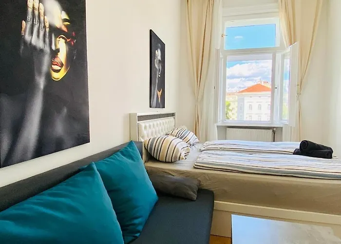 Daire Comfortable 5br 7 Min To Westbahnhof Viyana