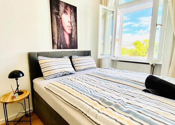 Comfortable 5br 7 Min To Westbahnhof Viyana